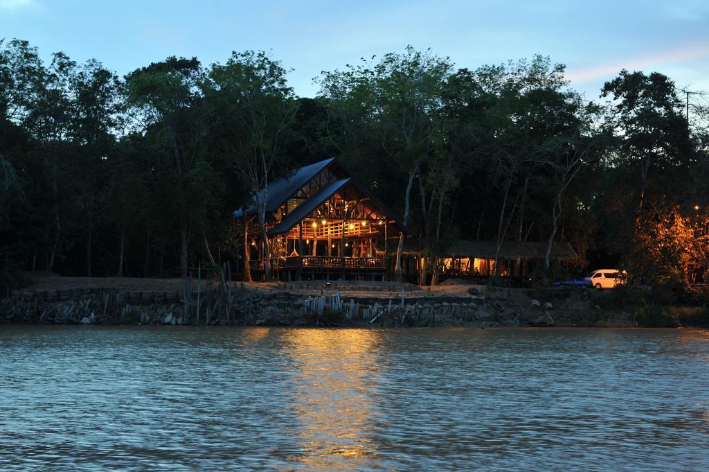 Borneo Natural Sukau Bilit Resort Bagian luar foto